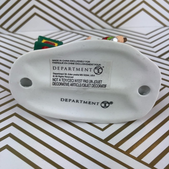 NIB Dept. 56 NORTH POLE Off-Season Santa 4056670 Village Figurines - Retired - Picture 6 of 9